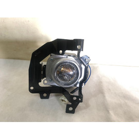 LANCER 04-08 Фара противотуманная прав с креплением