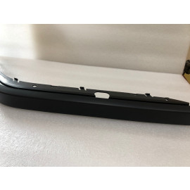 E38 7 95-01 Молдинг бампера перед прав, черн, без