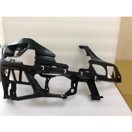 W211 02-08 Кронштейн бампера передн правый 07-08