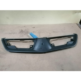 LANCER 04-08 Решетка радиатора центр черн 06-08