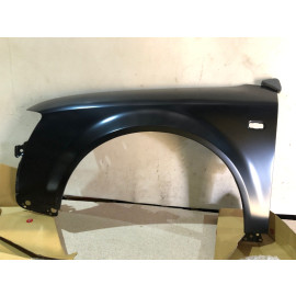 A4 01-05 Крыло лев с отв под поворотник UAF02-11401